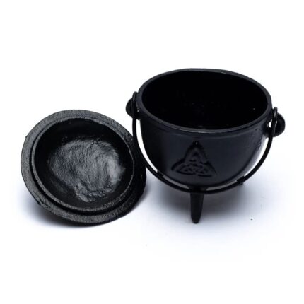 Cauldron Hexenkessel Triquetrasymbol