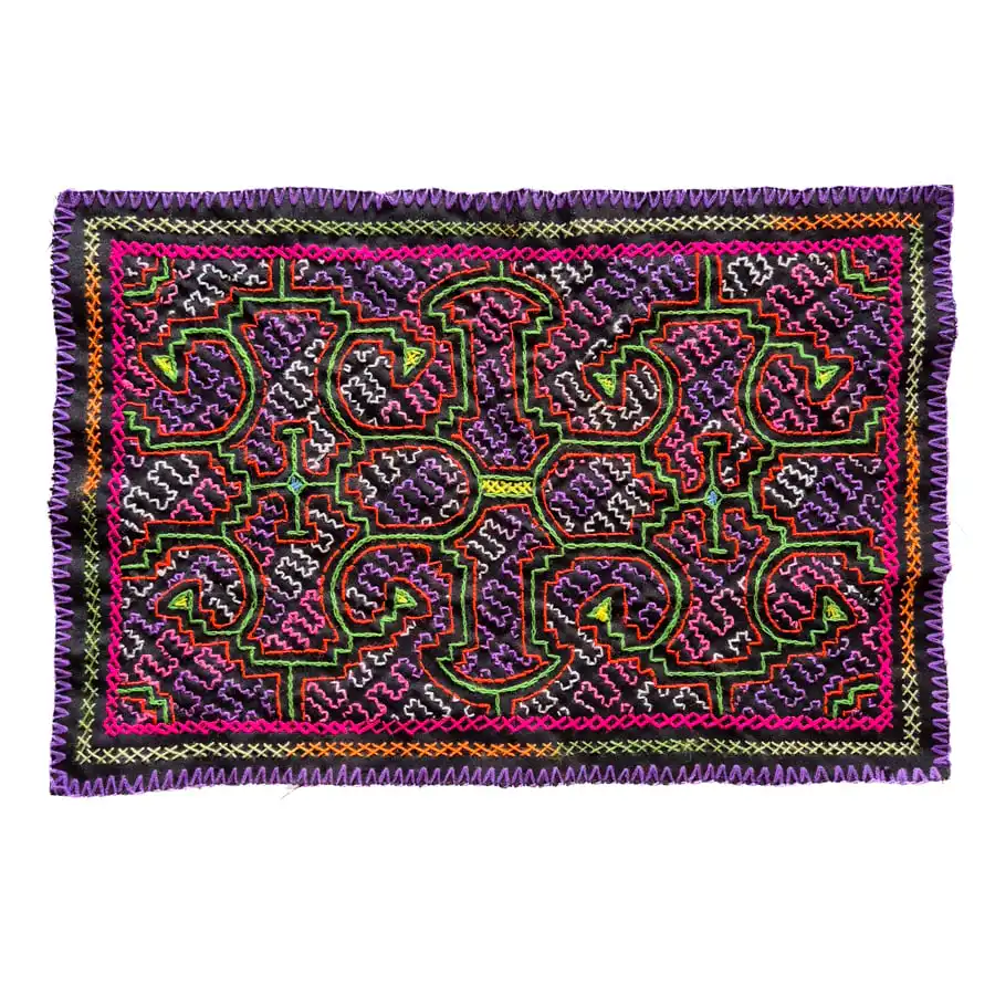 shipibo-tela-8-min Shipibo Kené Tuch – Ponte Kené - Violett - Image 1